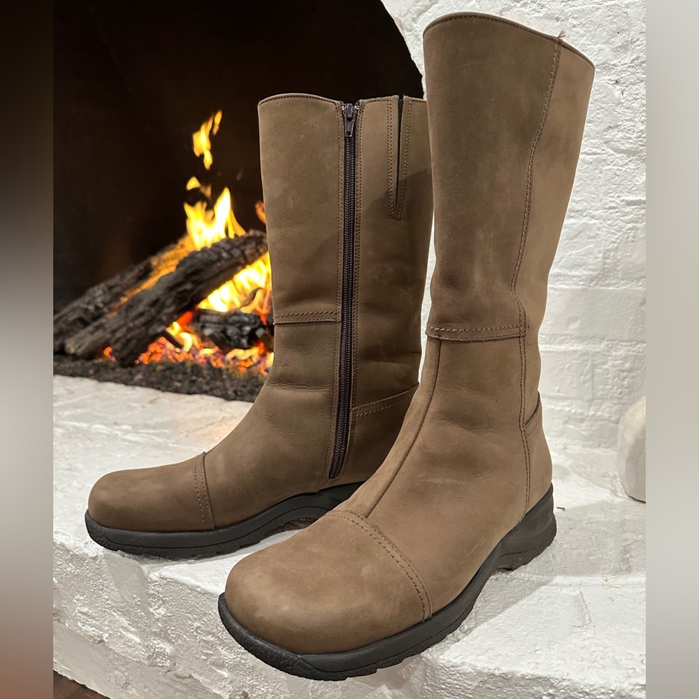 Women's Zip Mid-Calf Heeled Boots in Taupe Brown